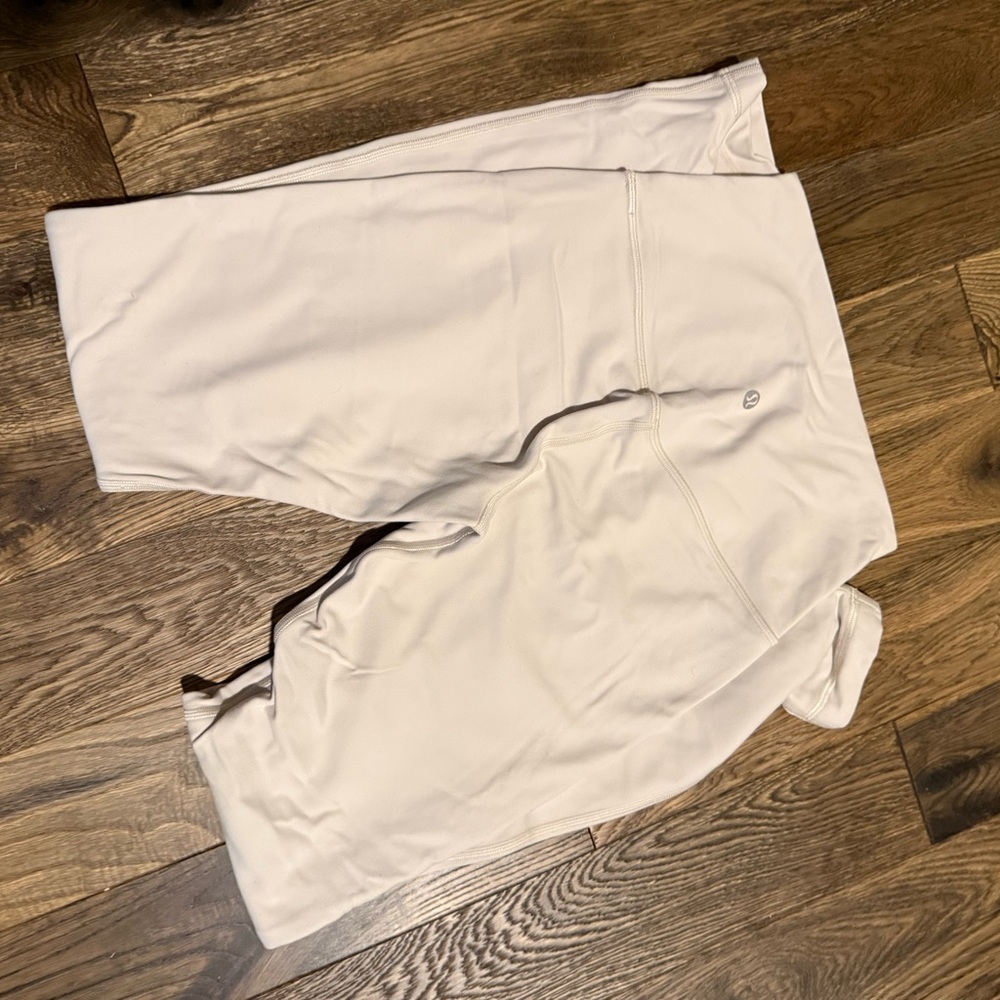 Women’s Lululemon size 4. Perfect condition, double lined.